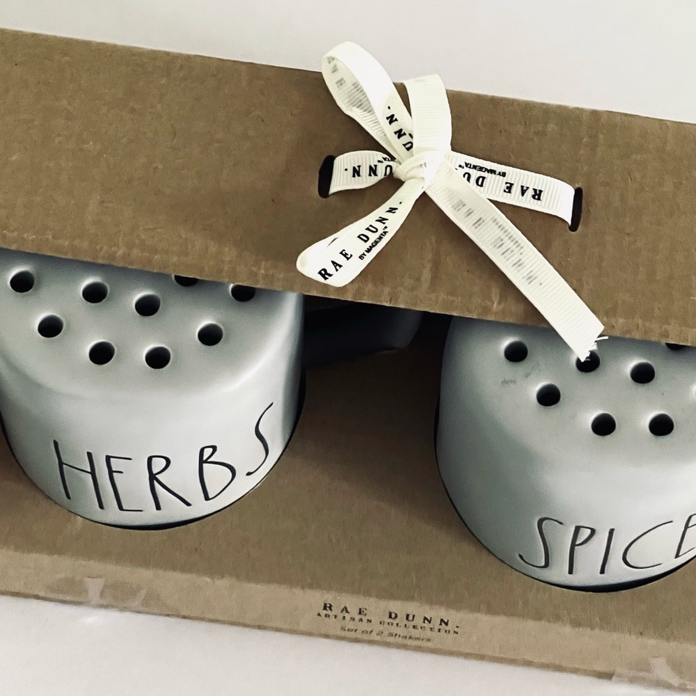 NIB Rae Dunn Herbs & Spices Shakers - Picture 3 of 7